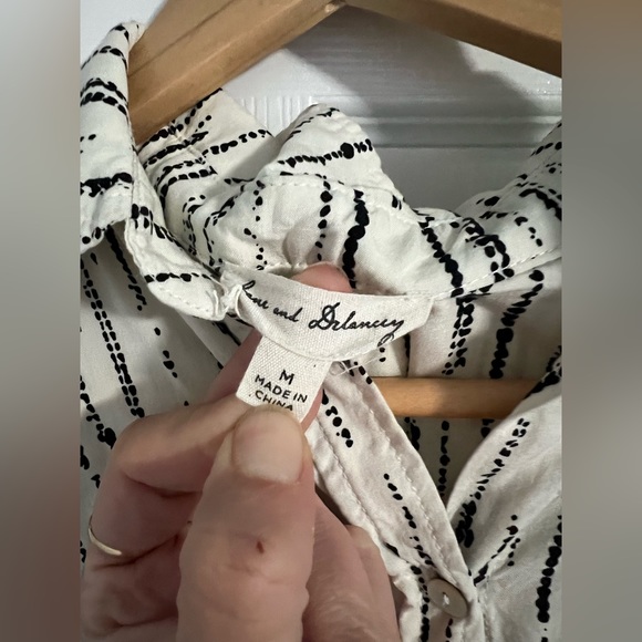 Jane delancey medium size dress shirt - Picture 4 of 6